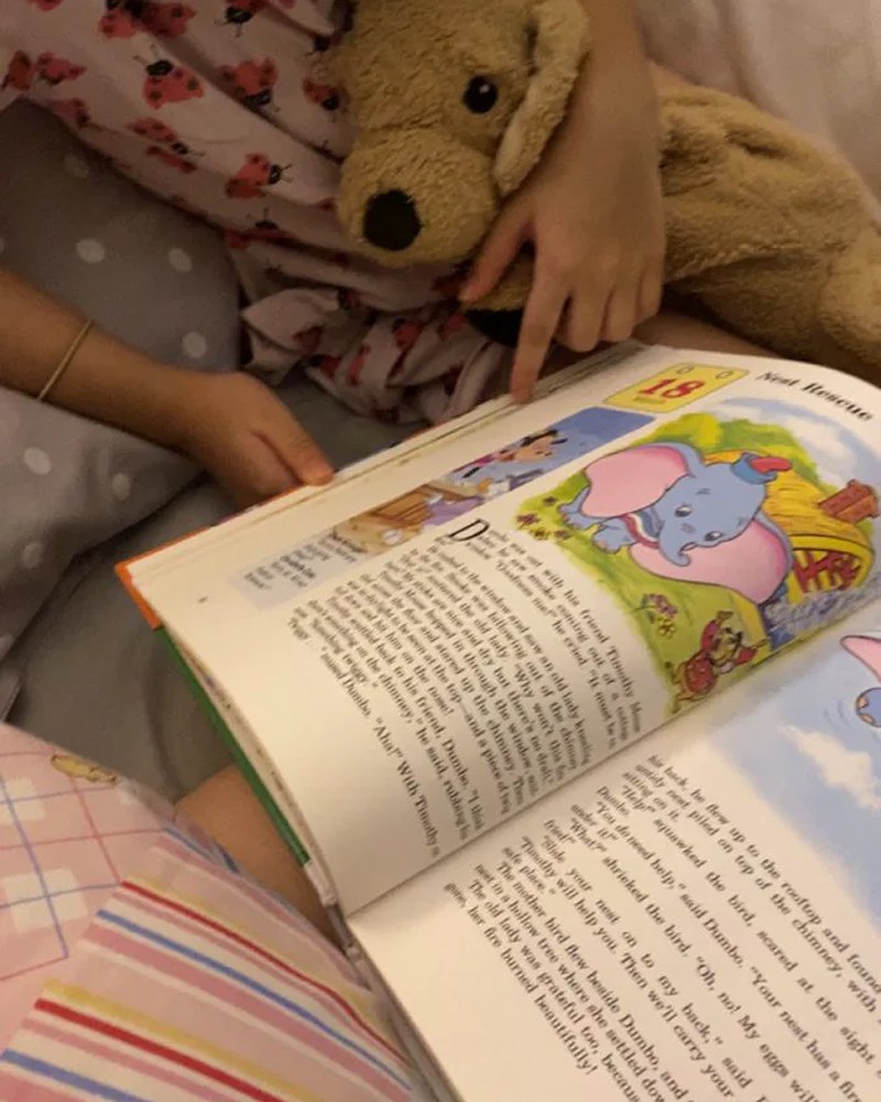 Tôi từng áp dụng phương pháp giáo dục hà khắc khiến con gái 4 tuổi rưỡi trở nên nhạy cảm và thu mình; liệu bây giờ tôi thay đổi thì có còn kịp để sửa chữa những tổn thương tâm lý của con không?