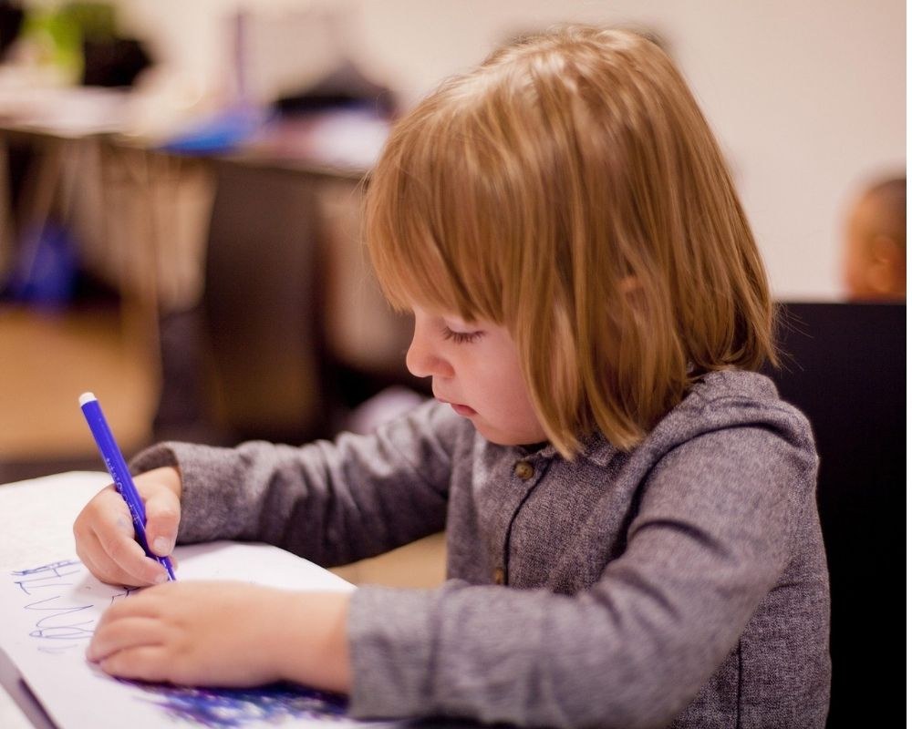 Phonics (Ngữ âm học) là phương pháp dạy trẻ (phát âm - đánh vấn tiếng Anh như tiếng Việt)